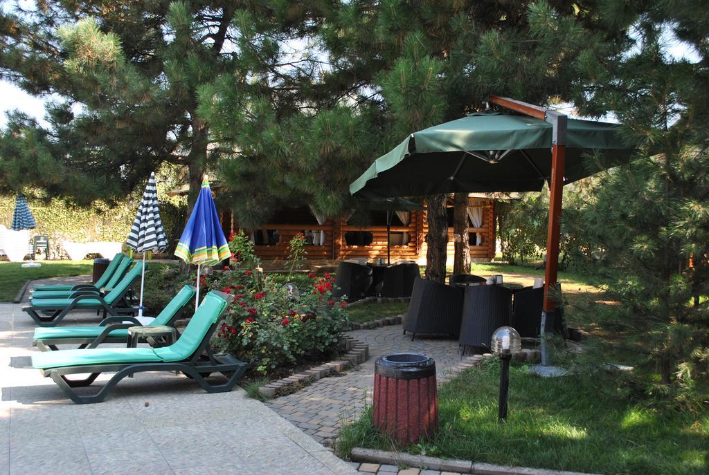 Kompleks Otdykha Elki-Palki Burlach'ya Balka Exterior foto
