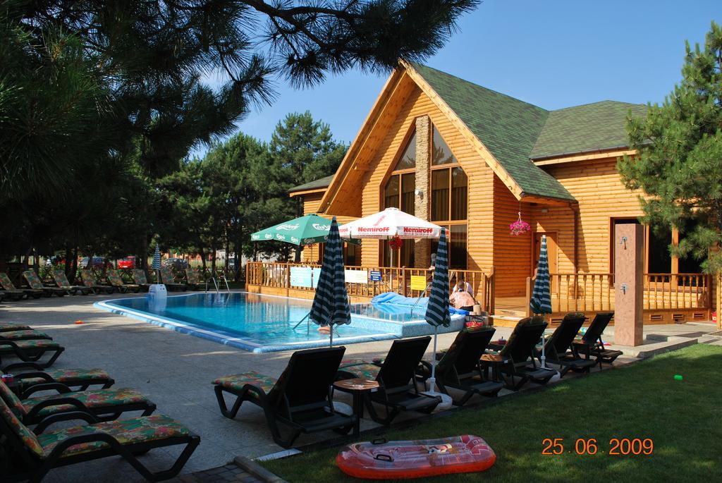 Kompleks Otdykha Elki-Palki Burlach'ya Balka Exterior foto