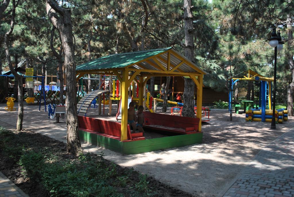Kompleks Otdykha Elki-Palki Burlach'ya Balka Exterior foto