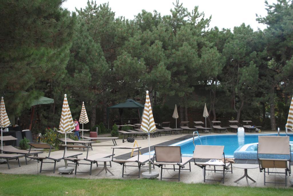 Kompleks Otdykha Elki-Palki Burlach'ya Balka Exterior foto