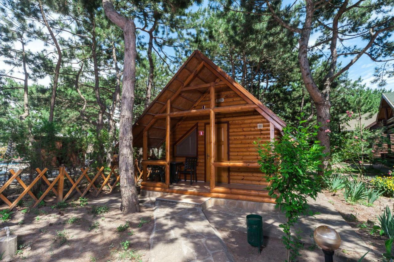 Kompleks Otdykha Elki-Palki Burlach'ya Balka Exterior foto