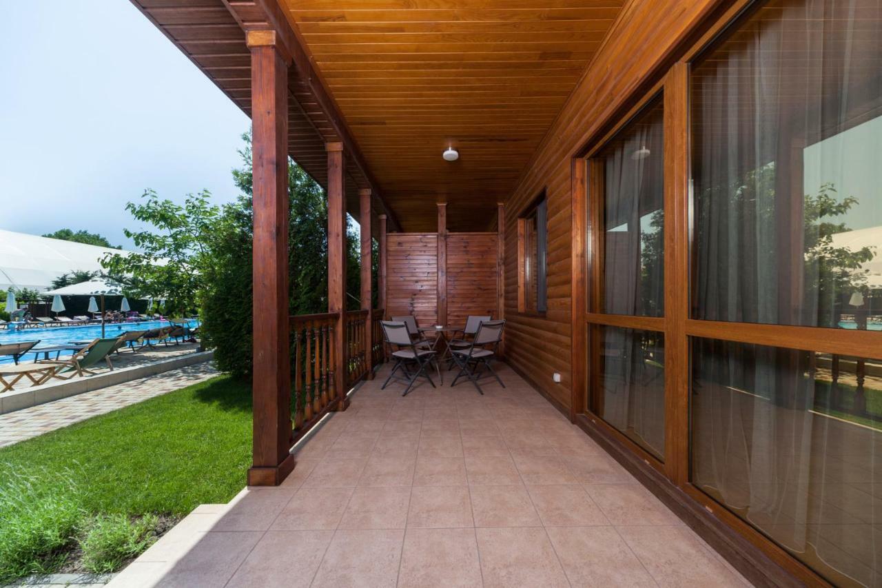 Kompleks Otdykha Elki-Palki Burlach'ya Balka Exterior foto